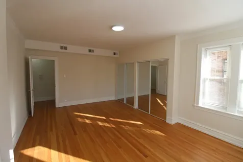 6307 North Mozart Street Chicago IL 60659