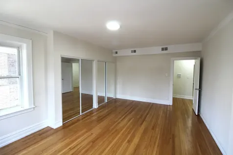 6307 North Mozart Street Chicago IL 60659