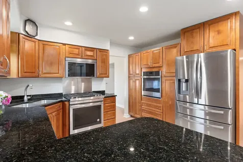 11 Birchwood Avenue Deerfield IL 60015