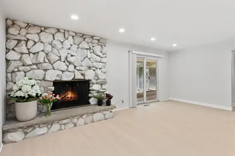 11 Birchwood Avenue Deerfield IL 60015