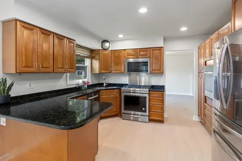 11 Birchwood Avenue Deerfield IL 60015