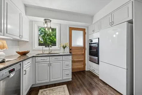 1923 Grant Street Evanston IL 60201