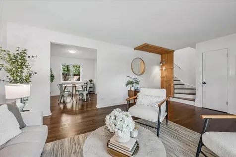 1923 Grant Street Evanston IL 60201