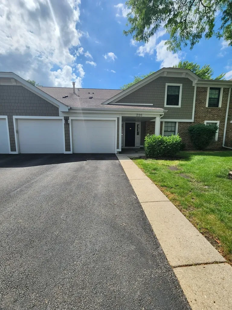 220 Hawthorne Court Schaumburg IL 60193