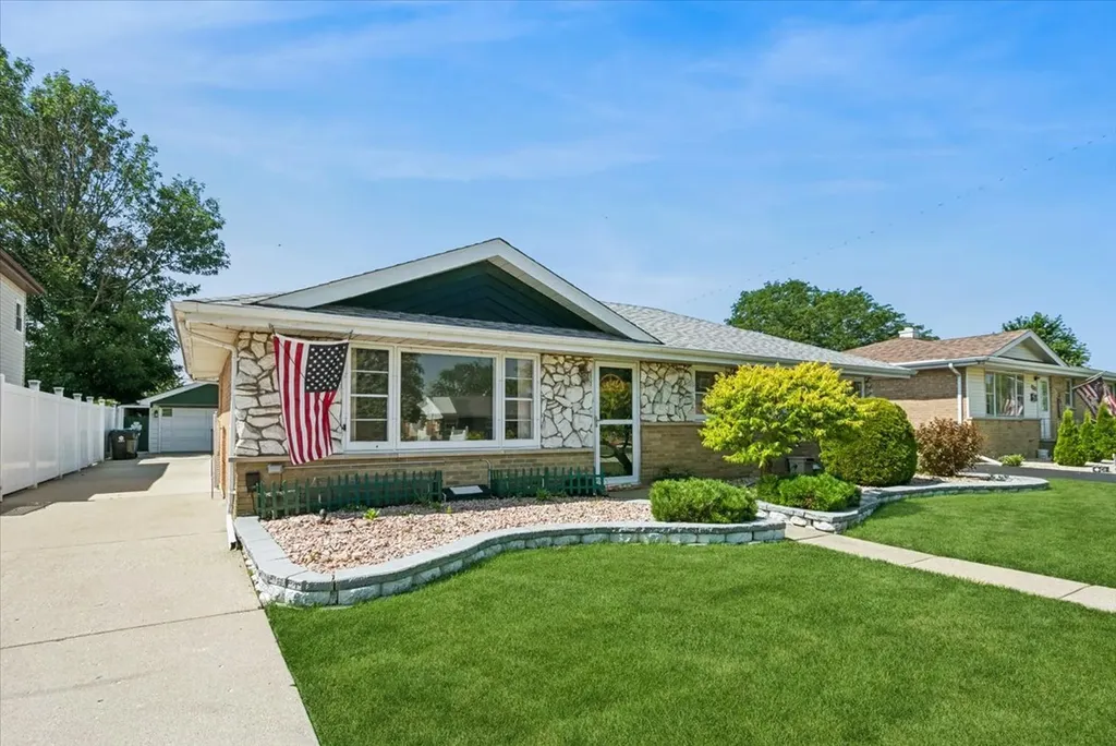 7821 West 73rd Place Bridgeview IL 60455