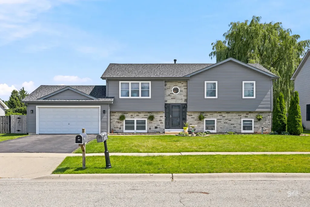 5903 Castlewood Trail Mchenry IL 60050