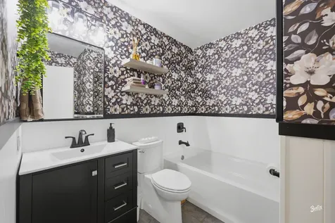 5903 Castlewood Trail Mchenry IL 60050