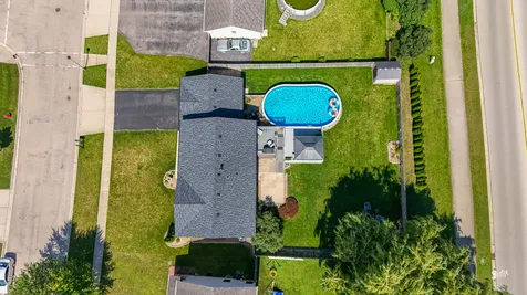 5903 Castlewood Trail Mchenry IL 60050