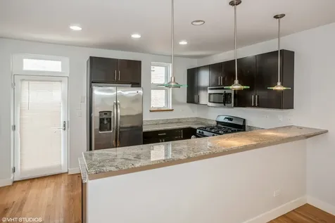 7211 North Oakley Avenue Chicago IL 60645