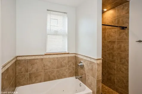 7211 North Oakley Avenue Chicago IL 60645
