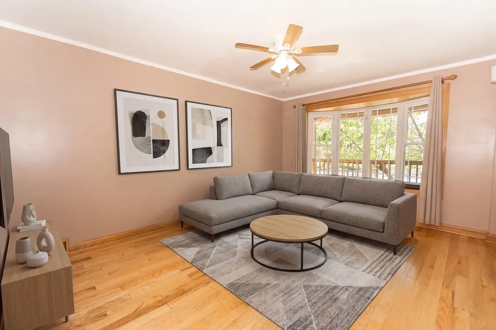 3910 West 83rd Street Chicago IL 60652