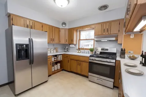 3910 West 83rd Street Chicago IL 60652