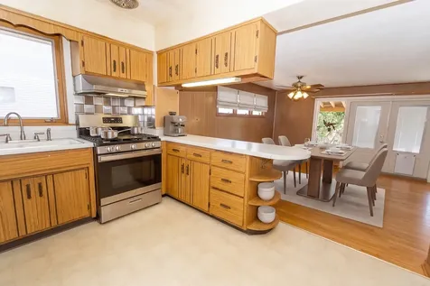 3910 West 83rd Street Chicago IL 60652