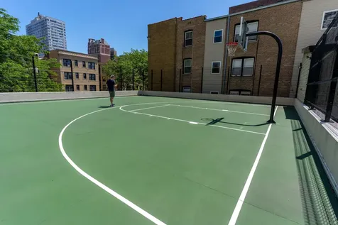 3930 North Pine Grove Avenue Chicago IL 60613