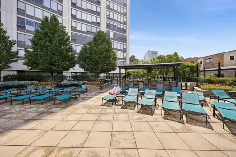 3930 North Pine Grove Avenue Chicago IL 60613