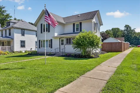 411 Main Street Leaf River IL 61047