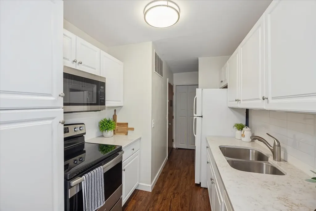 1607 Maple Terrace Lisle IL 60532