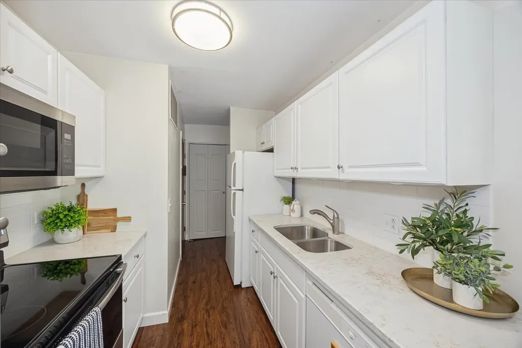 1607 Maple Terrace Lisle IL 60532