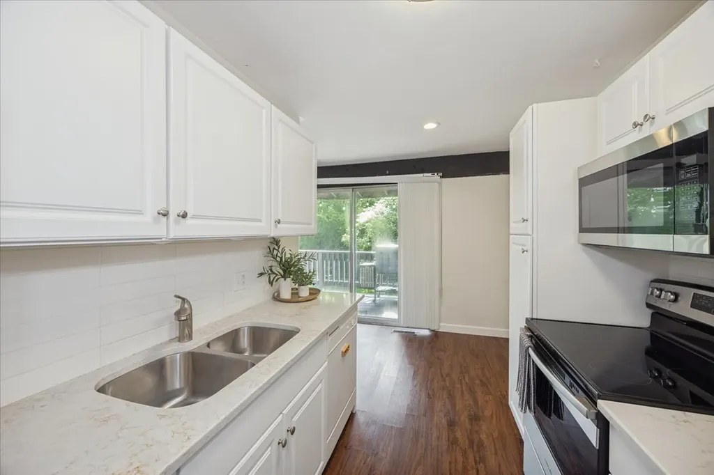 1607 Maple Terrace Lisle IL 60532