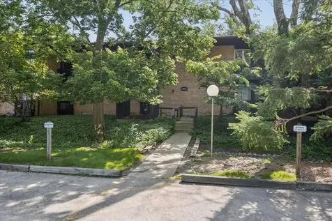 1607 Maple Terrace Lisle IL 60532