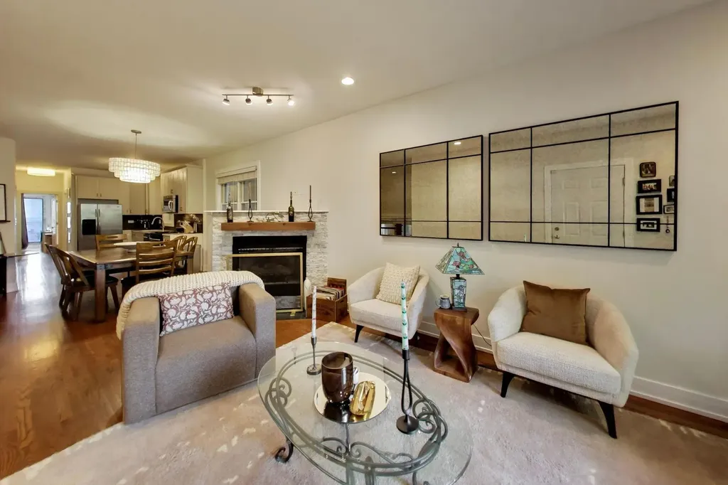 1247 North Rockwell Street Chicago IL 60622