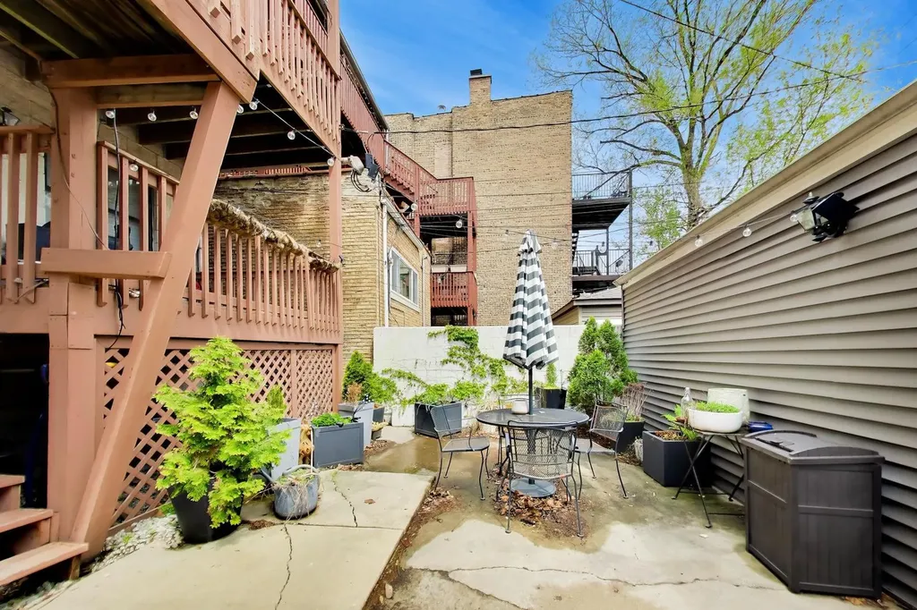 1247 North Rockwell Street Chicago IL 60622