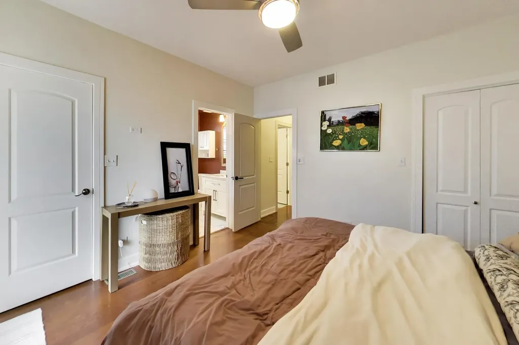 1247 North Rockwell Street Chicago IL 60622
