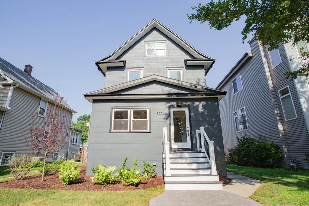 807 South Taylor Avenue Oak Park IL 60304