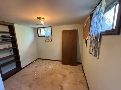 2228 Shawnee Road Waukegan IL 60087