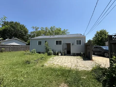 2228 Shawnee Road Waukegan IL 60087