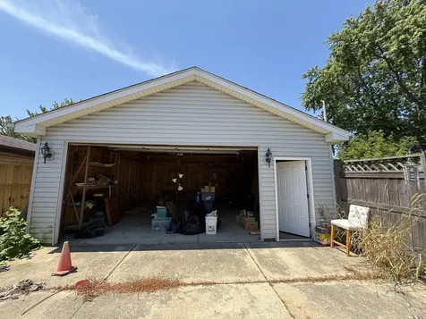2228 Shawnee Road Waukegan IL 60087