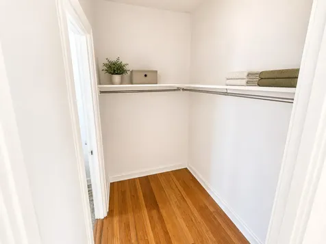 1635 West Morse Avenue Chicago IL 60626