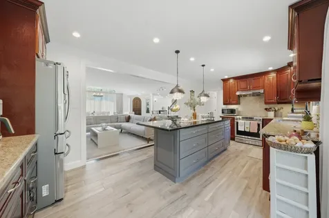 10S230 Grant Street Burr Ridge IL 60527