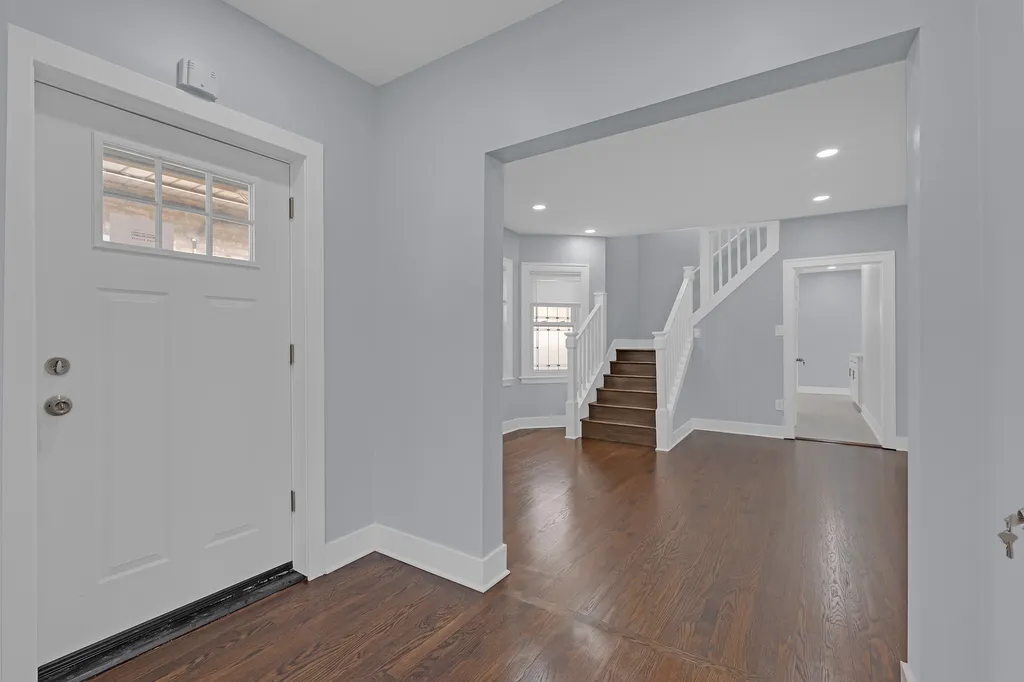 2539 West Morse Avenue Chicago IL 60645