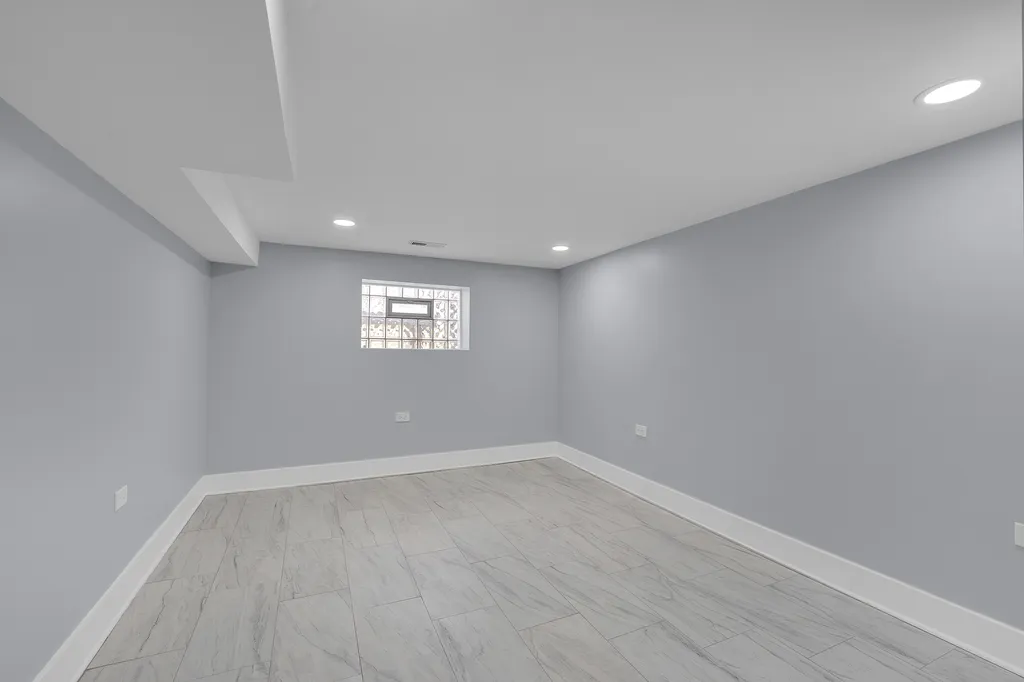 2539 West Morse Avenue Chicago IL 60645