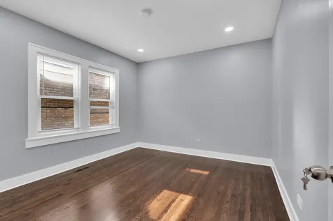 2539 West Morse Avenue Chicago IL 60645