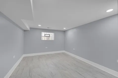 2539 West Morse Avenue Chicago IL 60645