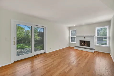 1100 Lockwood Drive Buffalo Grove IL 60089