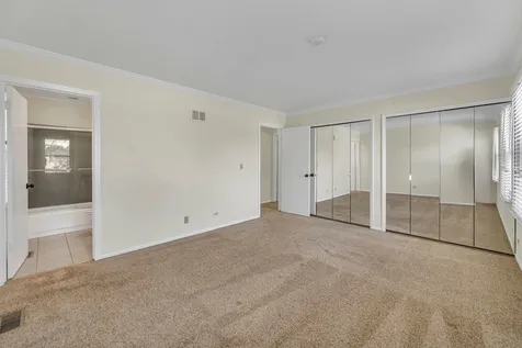 1100 Lockwood Drive Buffalo Grove IL 60089