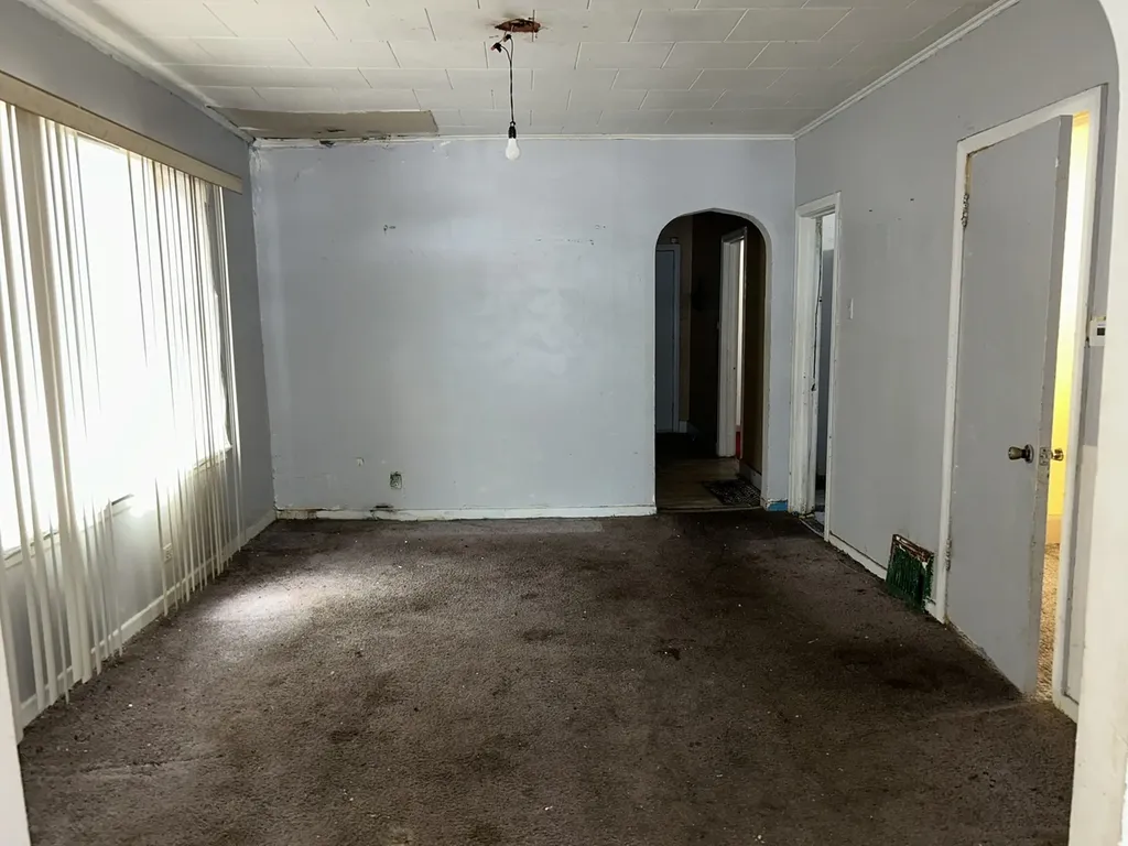 11568 South Lafayette Avenue Chicago IL 60628