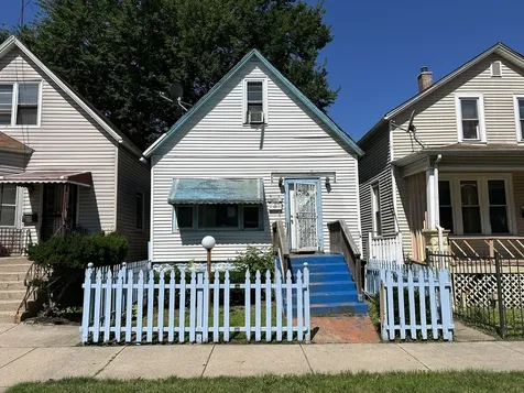11568 South Lafayette Avenue Chicago IL 60628