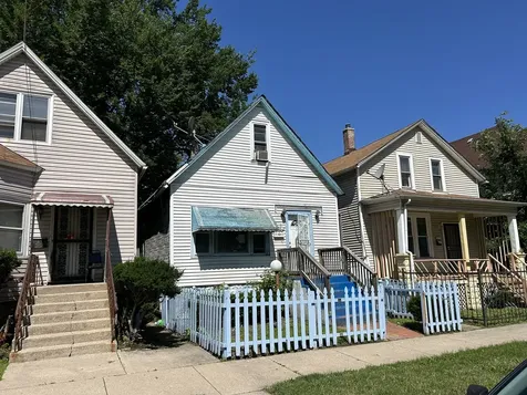 11568 South Lafayette Avenue Chicago IL 60628