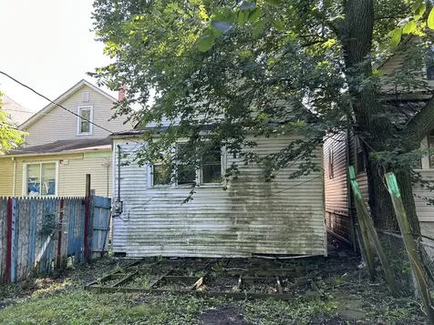 11568 South Lafayette Avenue Chicago IL 60628