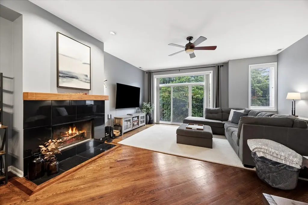 2724 West Cortez Street Chicago IL 60622