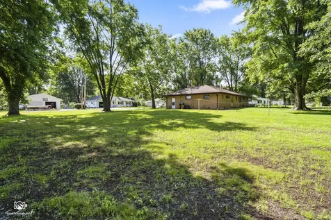 670 North 4th Avenue Coal City IL 60416