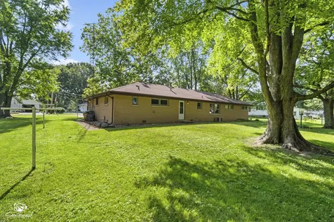 670 North 4th Avenue Coal City IL 60416
