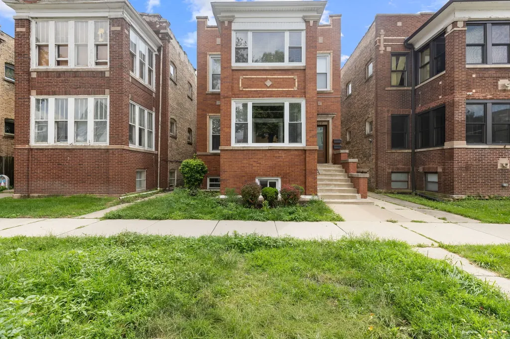 4519 North Troy Street Chicago IL 60625