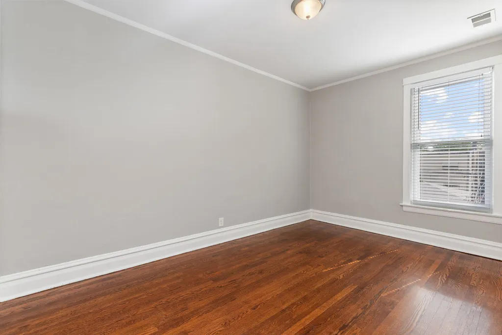 4519 North Troy Street Chicago IL 60625