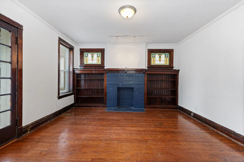 4519 North Troy Street Chicago IL 60625