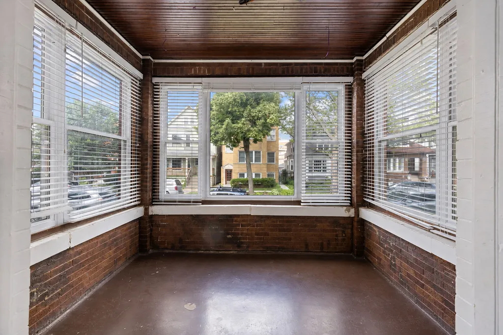 4519 North Troy Street Chicago IL 60625